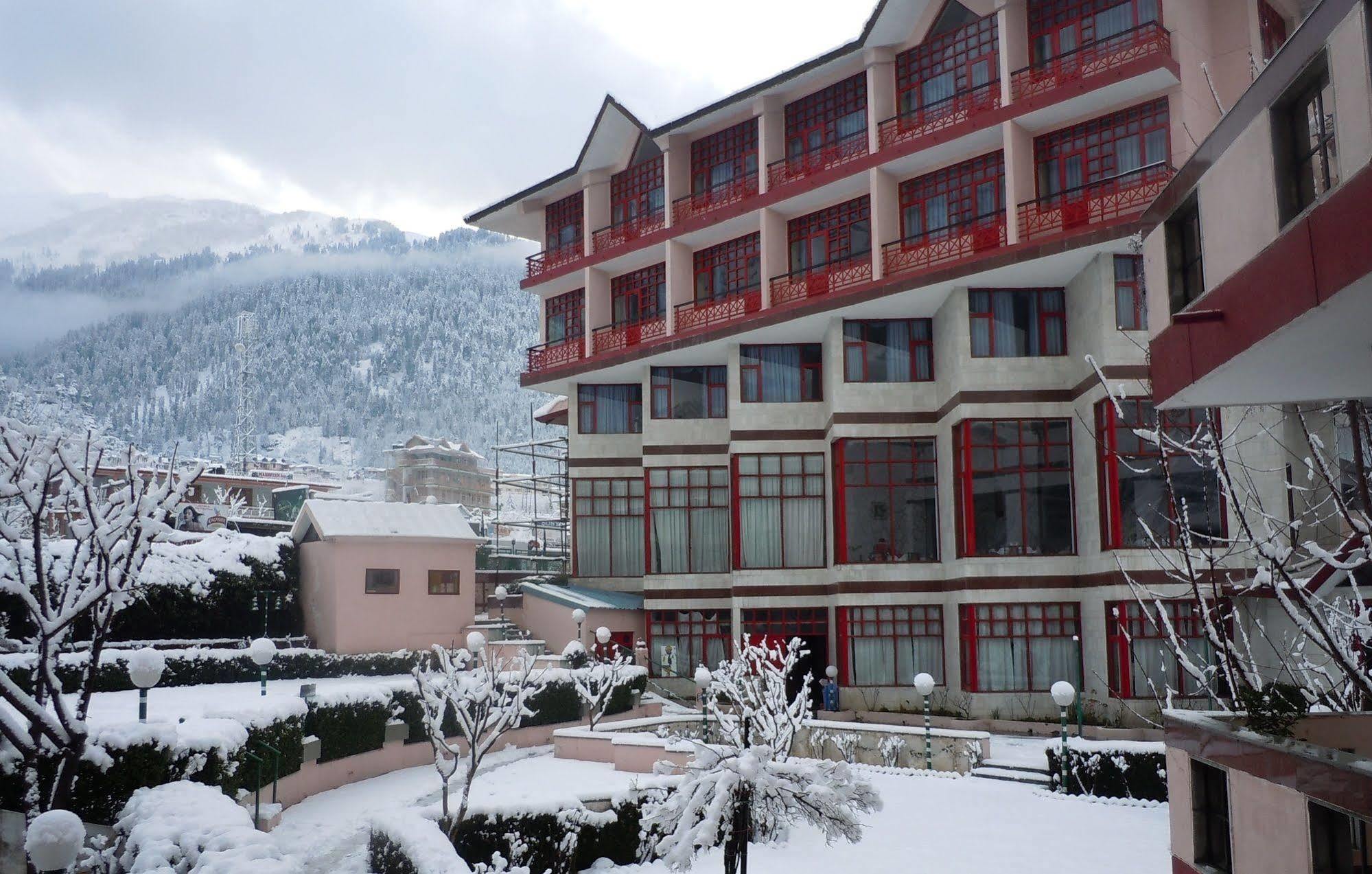 Sterling Manali Hotel Exterior photo